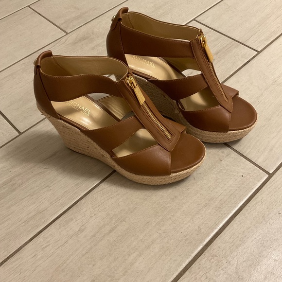 Brown Michael Kohr wedges. C - Picture 2 of 15